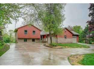 2727 Rolling View Rd Stoughton, WI 53589