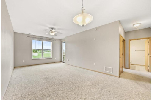 121 Metro Terr 203, Madison, WI 53718