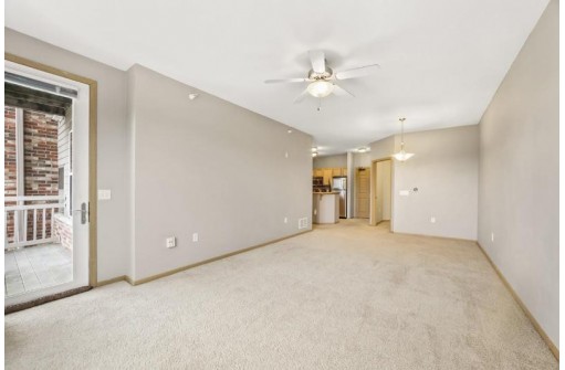 121 Metro Terr 203, Madison, WI 53718