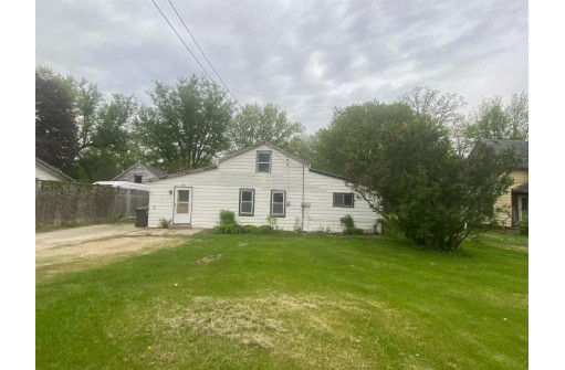 576 Edgerton Rd, Edgerton, WI 53534