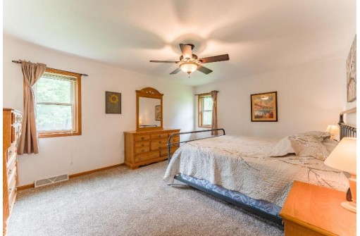 S4295A Suttle Ridge Ct, Baraboo, WI 53913