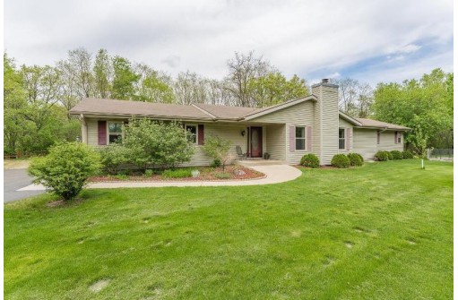 S4295A Suttle Ridge Ct, Baraboo, WI 53913