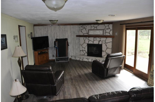 11915 Wedgewood Ln, Darlington, WI 53530-9651