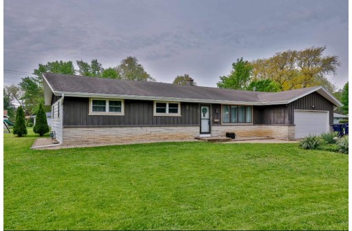 2013 Conway Dr, Janesville, WI 53548