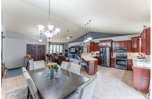 1701 Valley View Dr, Baraboo, WI 53913