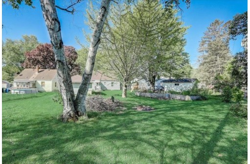 308 Badger Dr, Baraboo, WI 53913