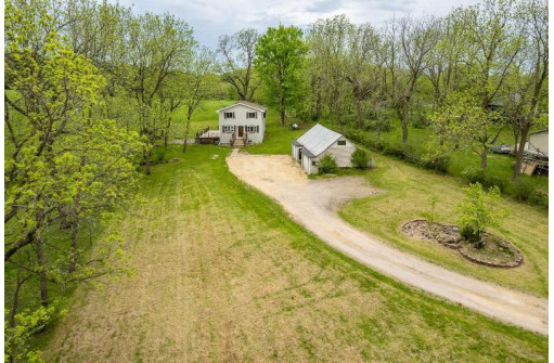 S1160 Blackfoot Ct, La Valle, WI 53941