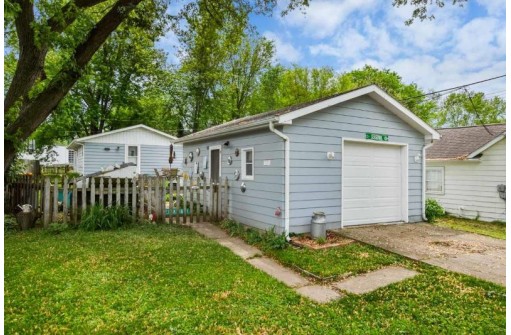 3210 St Paul Ave, Madison, WI 53714