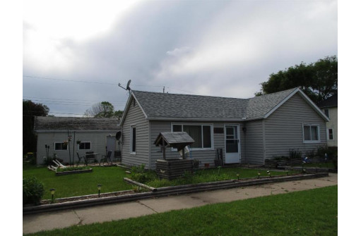 1309 S Beaumont Rd, Prairie Du Chien, WI 53821-0000