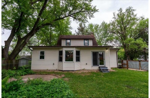 802 Northport Dr, Madison, WI 53704