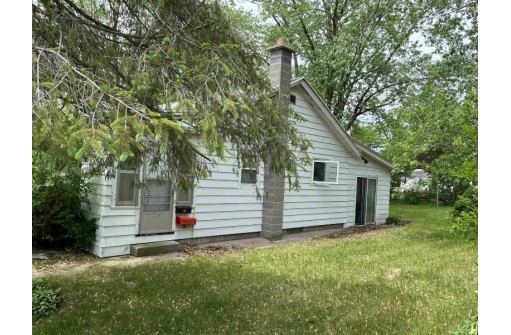 829 W Franklin St, Portage, WI 53901