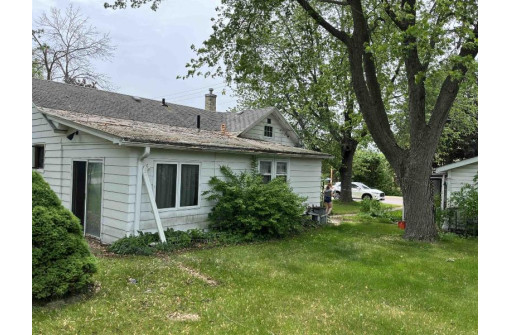 829 W Franklin St, Portage, WI 53901