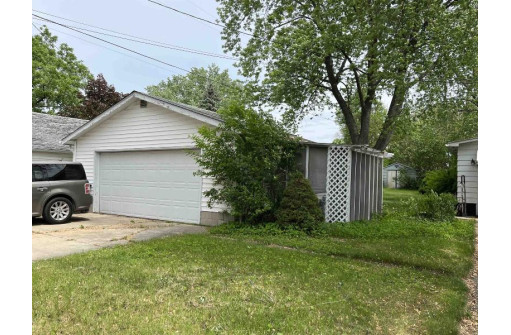 829 W Franklin St, Portage, WI 53901