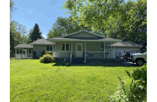 S4105 Fox Hill Rd, Baraboo, WI 53913