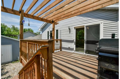 745 Walker Way, Edgerton, WI 53534