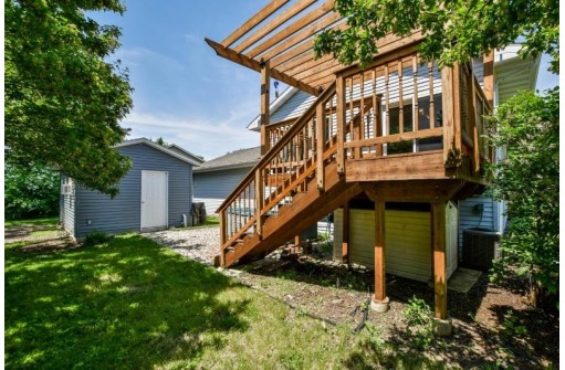 745 Walker Way, Edgerton, WI 53534