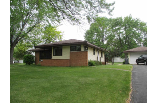 445 E Park St, Montello, WI 53949