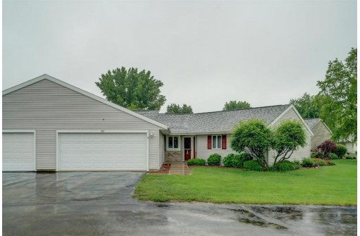 545 Meadowbrook Ct, Marshall, WI 53559