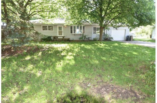 2110 Sunnyside Crescent, Madison, WI 53704