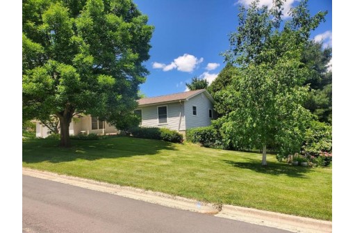 418 12th Ave, New Glarus, WI 53574