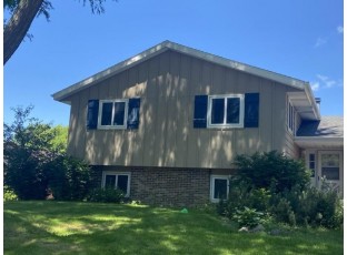 1121 W Blackhawk Dr Fort Atkinson, WI 53538