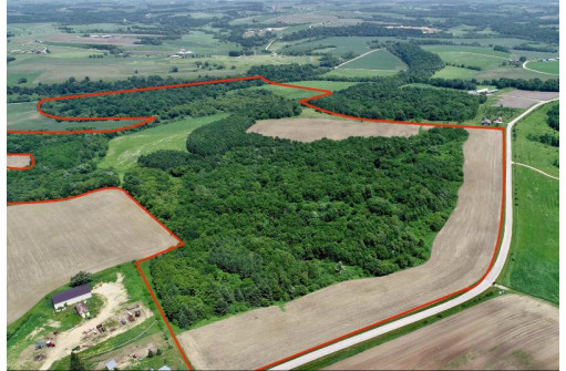 150 AC County Road C, Mineral Point, WI 53565