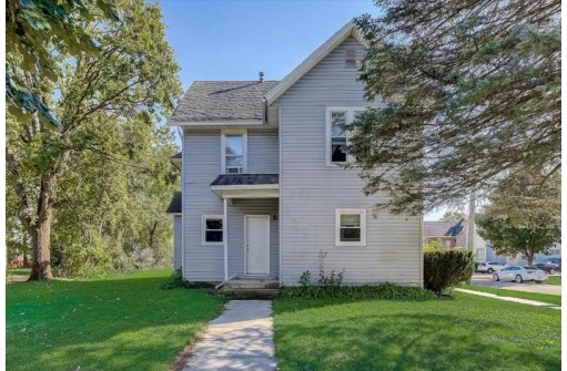 103 S Harrison St, Stoughton, WI 53589