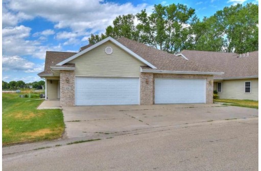 724 Waters Edge Ct, Marshall, WI 53559