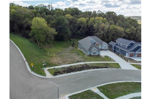 1402 Ridgetrail Dr, Cross Plains, WI 53528