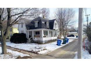 816 Birch St Baraboo, WI 53913