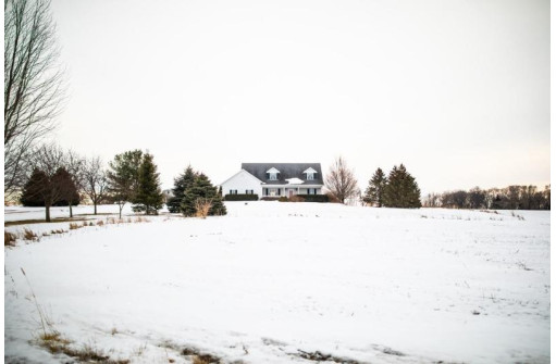 1281 Burve Rd, Deerfield, WI 53531