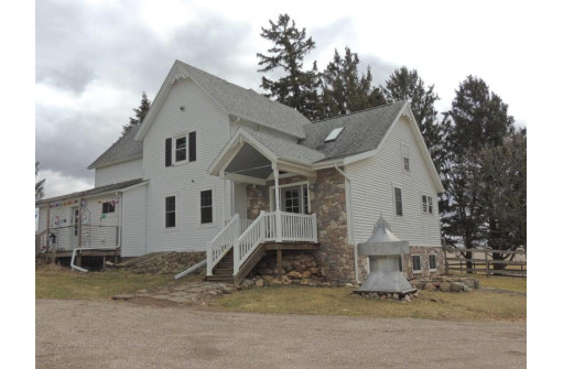 10701 E Waite Rd, Clinton, WI 53525