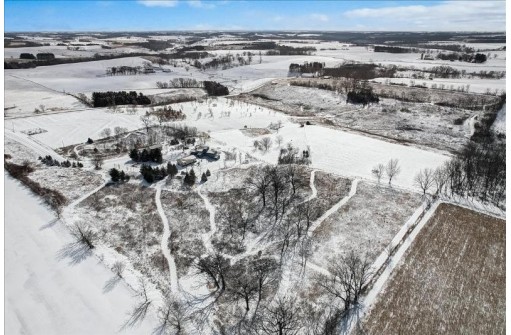 312 Rocky Knoll Rd, Mineral Point, WI 53565