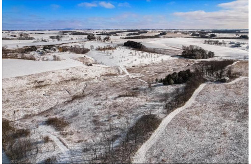 312 Rocky Knoll Rd, Mineral Point, WI 53565