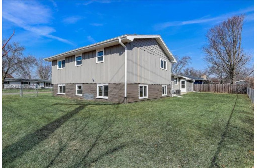 246 Spruce St, Sauk City, WI 53583