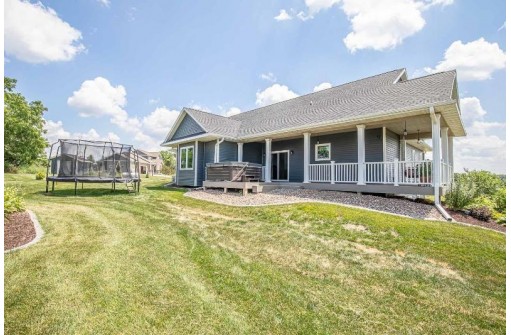 W5280 Windmill Ridge Rd, New Glarus, WI 53574