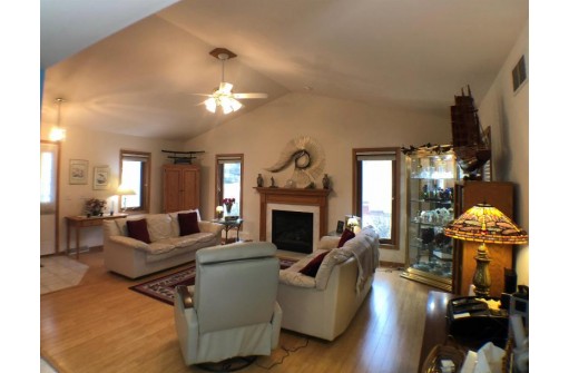 1350 Gray Hawk Way, Sun Prairie, WI 53590