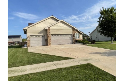 4504 Scenic View Rd, Windsor, WI 53598