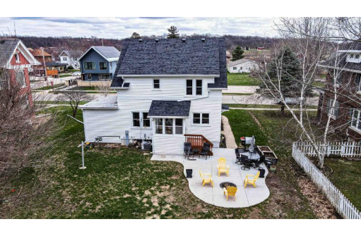 1107 2nd St, New Glarus, WI 53574