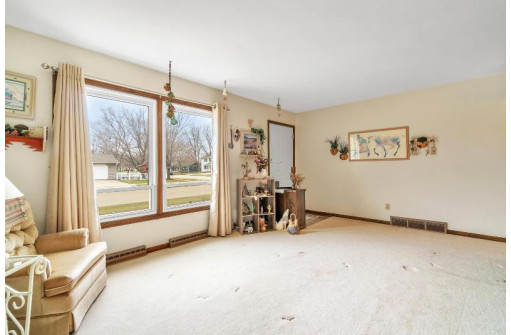 1705 S Arch St, Janesville, WI 53546