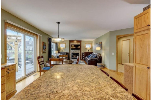 7106 Maple Point Dr, Madison, WI 53719