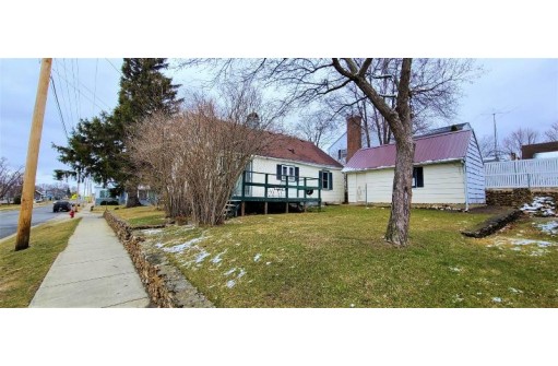 330 W Milwaukee St, Tomah, WI 54660