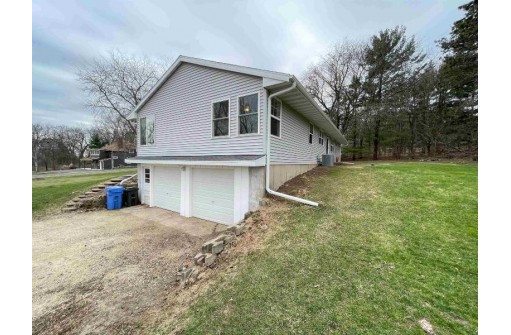 6064 Vroman Rd, Fitchburg, WI 53593