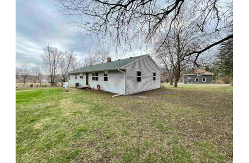 6064 Vroman Rd, Fitchburg, WI 53593