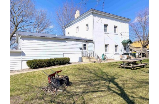 121 S Prairie St, Prairie Du Chien, WI 53821