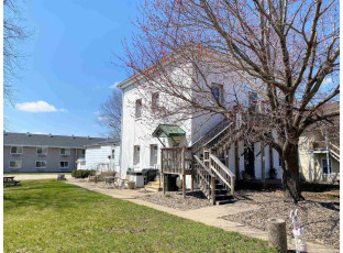 121 S Prairie St Prairie Du Chien, WI 53821