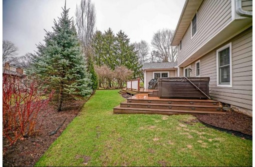 29 Greenhaven Cir, Madison, WI 53717