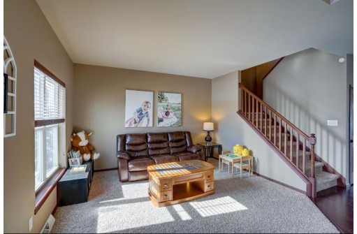 820 Willow Brook Tr, Sun Prairie, WI 53590