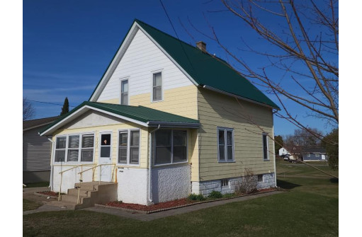 522 S Hickory St, Mauston, WI 53948