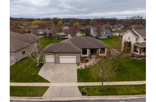 335 Meadow Crest Tr, Cottage Grove, WI 53527